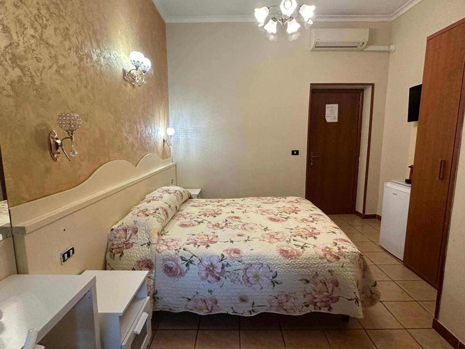 Near Termini Station Hotell Roma Eksteriør bilde