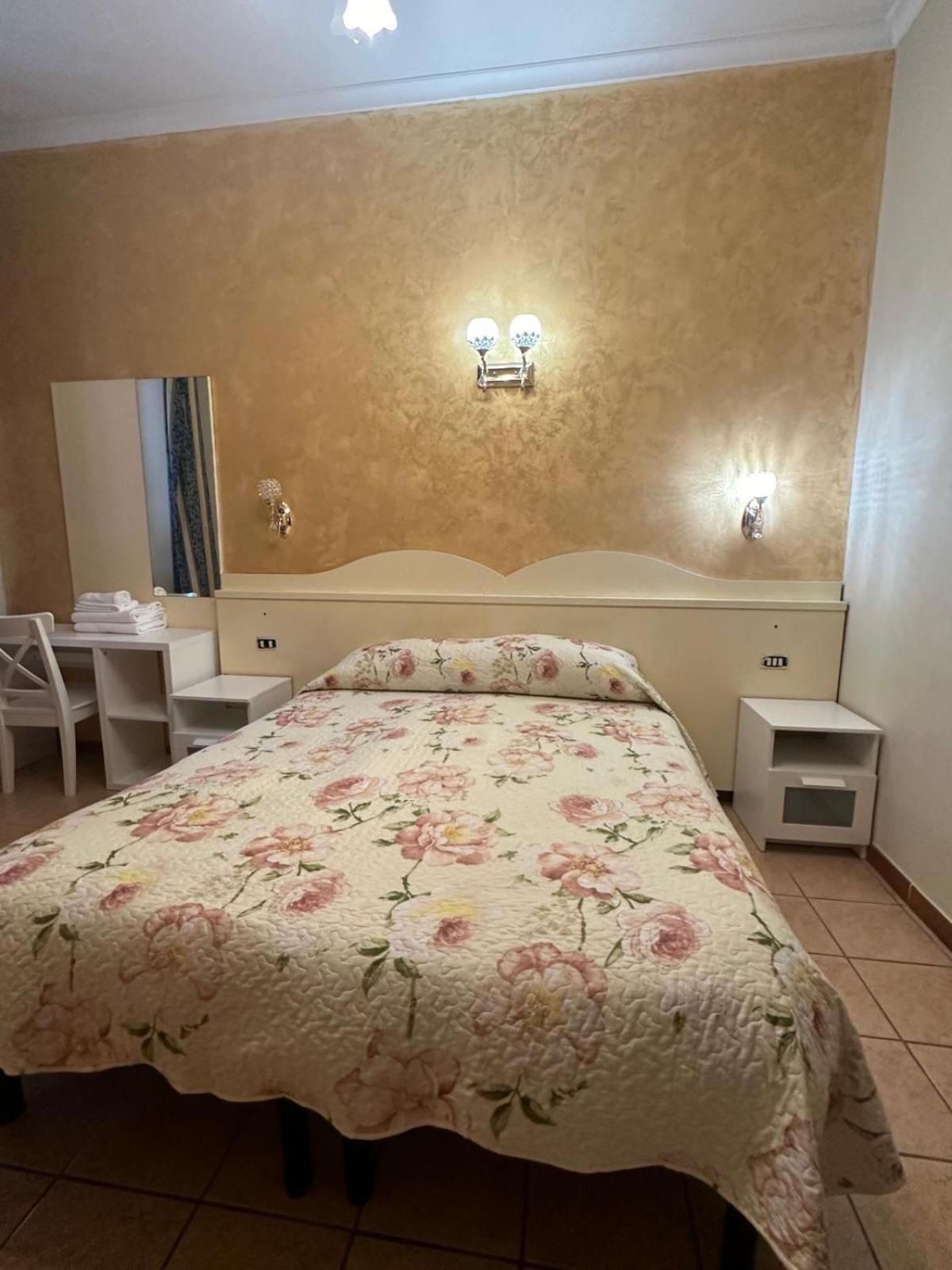 Near Termini Station Hotell Roma Eksteriør bilde