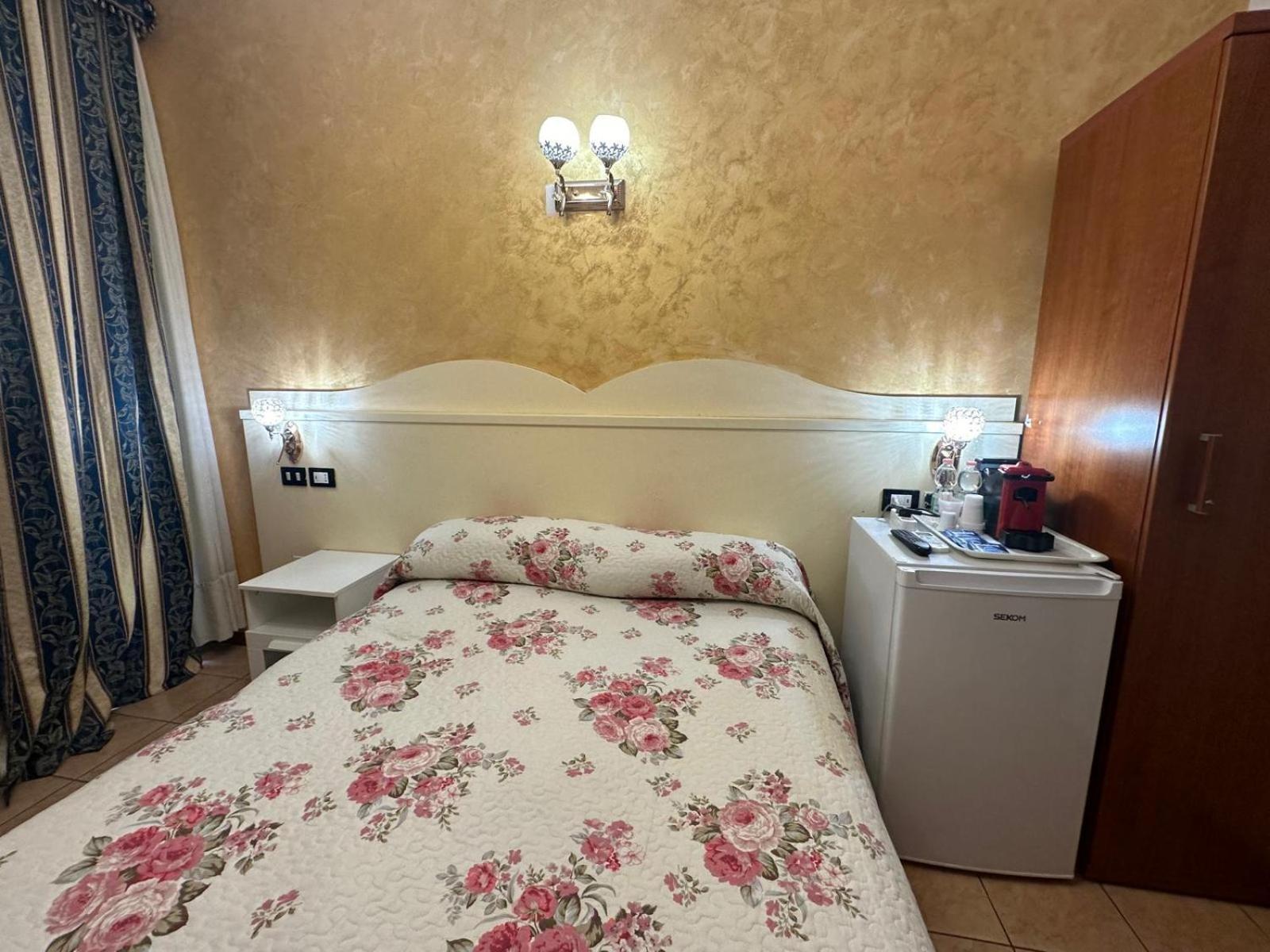 Near Termini Station Hotell Roma Eksteriør bilde